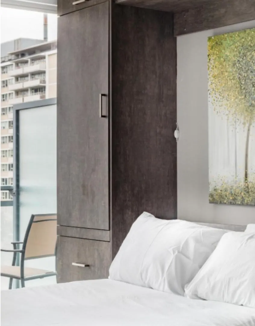 Toronto Sophisticated Studio 0*,